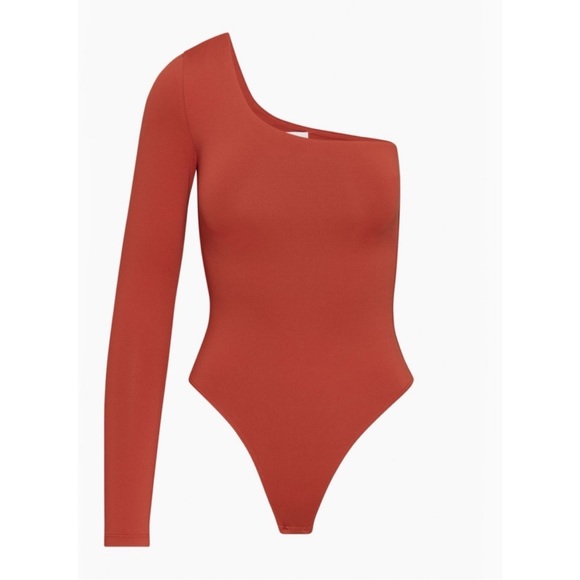 Babaton Tops - NWT Babaton Sahal Contour bodysuit